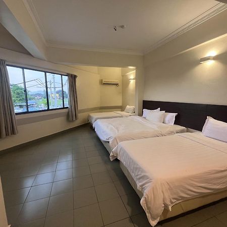 Hotel Sitiawan Kültér fotó